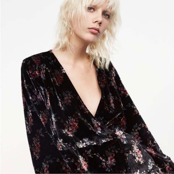 Zara top medium velvet wrap floral feminine romantic goth date night flirty - Picture 14 of 16